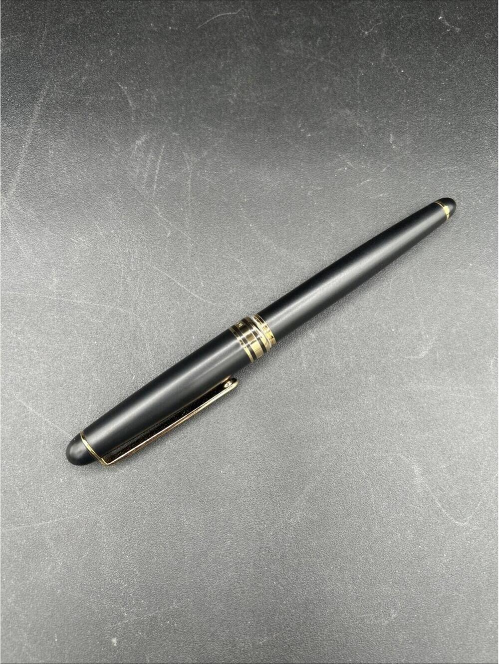 Colibri Black Steel Nib Pen with Gold Details